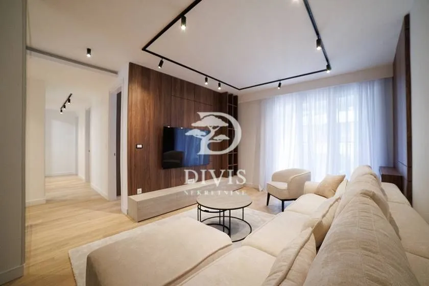 Rent, three bedroom apartment, 130m², Crveni Krst, Beograd