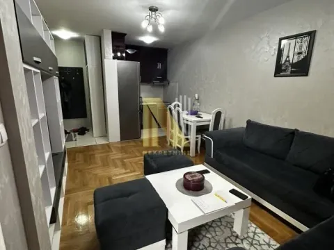 Izdavanje, trosoban stan, 59m², Bulevar patrijarha Pavla, Novi Sad Sve Podlokacije - image 2