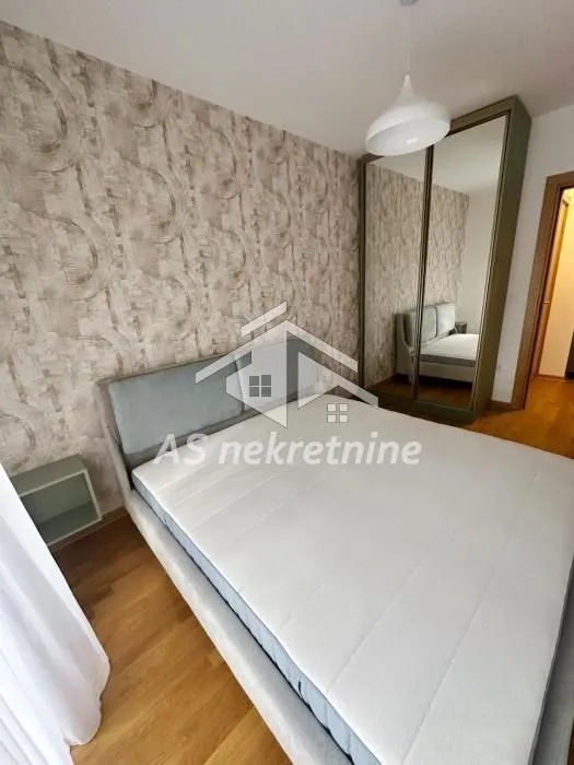 Rent, two bedroom apartment, 49m², Južni Bulevar, Vračar Sve Podlokacije