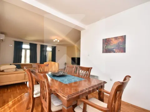 Rent, four bedroom apartment, 160m², Tološi, Podgorica - image 5