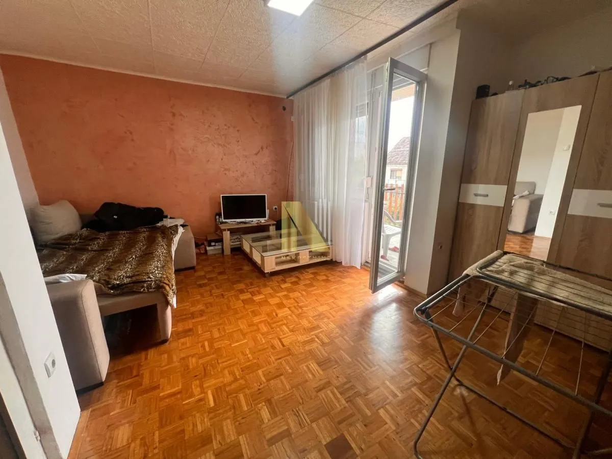 Prodaja, kuća, 250m², Veternik, Novi Sad Sve Podlokacije