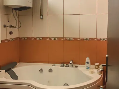 Izdavanje, trosoban stan, 120m², Centar, Podgorica - image 4