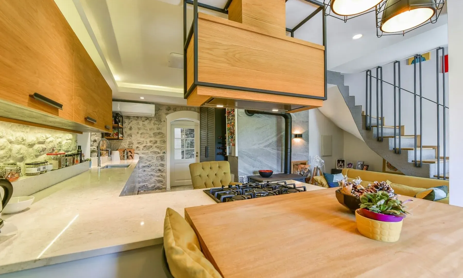 Prodaja, kuća, 150m², Radanovići, Kotor