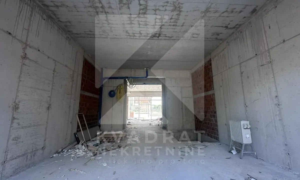 Izdavanje, poslovni prostor, 156m², Central Point, Podgorica