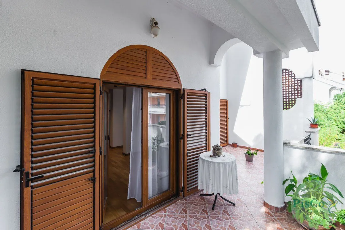 Rent, four bedroom apartment, 300m², Gorica C, Podgorica