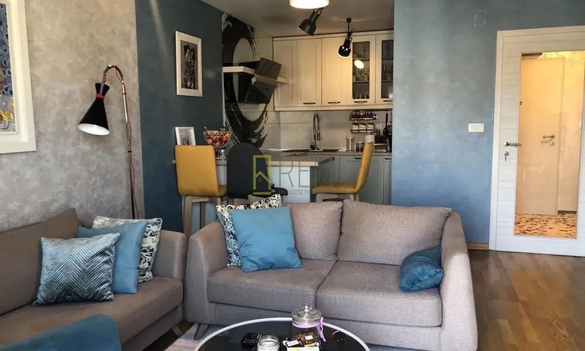 Izdavanje, dvosoban stan, 76m², Ljubović, Podgorica