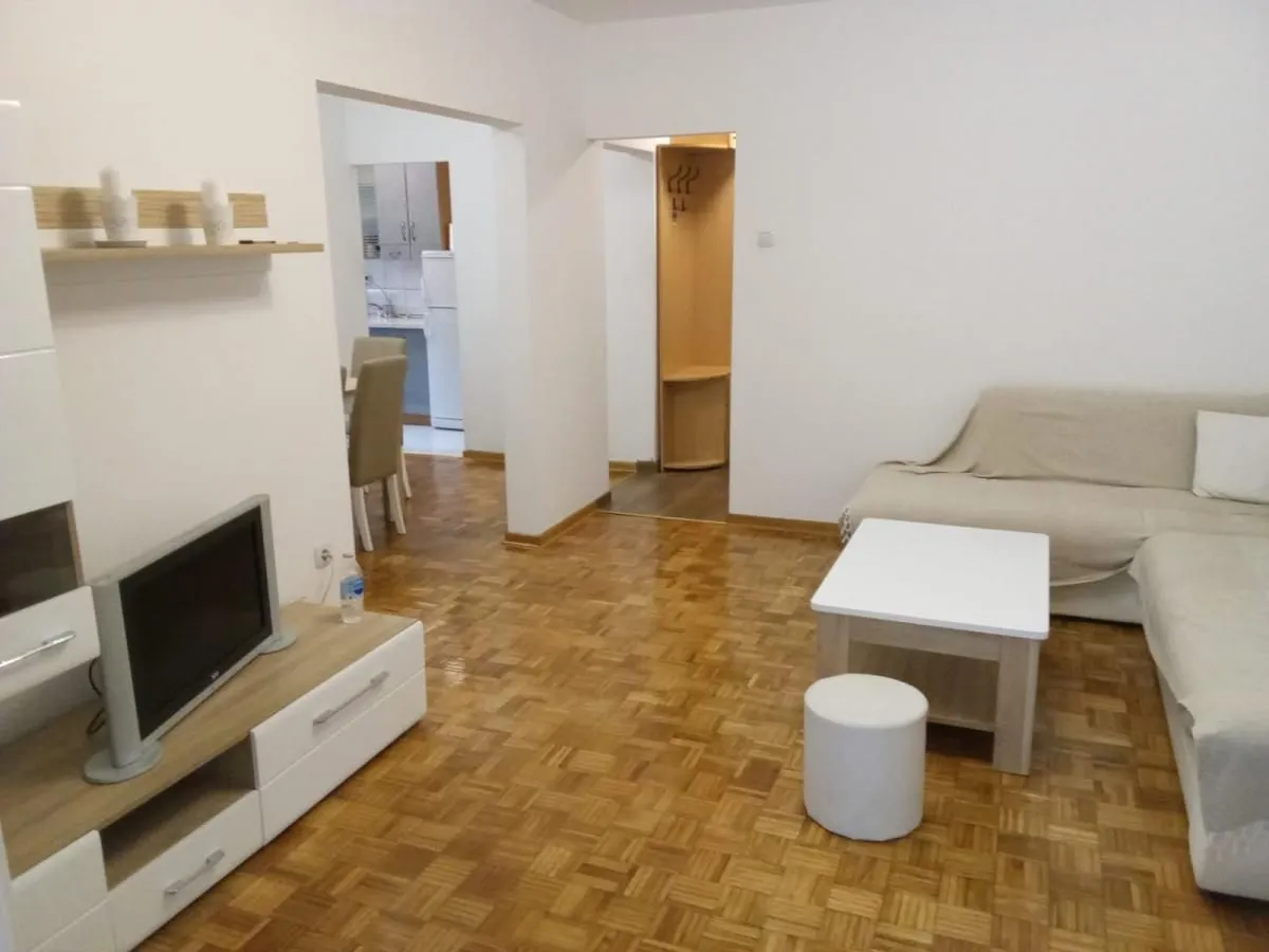 Izdavanje, četvorosoban stan, 84m², Bezanijska Kosa 1, Bežanijska Kosa Sve Podlokacije