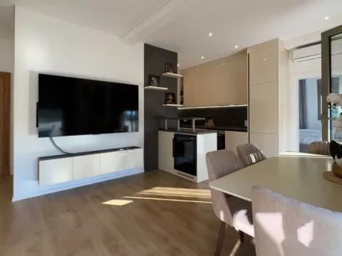 Prodaja, dvosoban stan, 90m², Tivat, Crna Gora - image 2