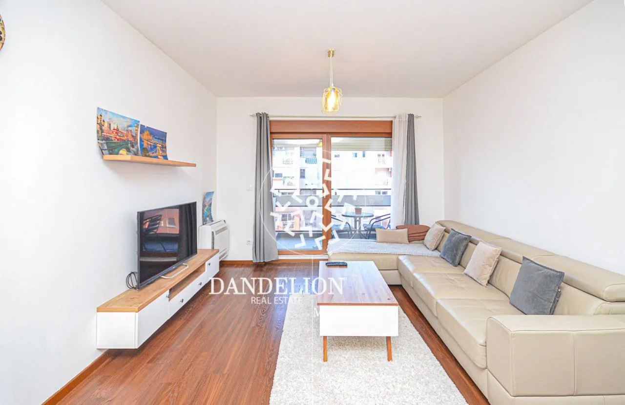 Izdavanje, dvosoban stan, 69m², Master Kvart, Podgorica