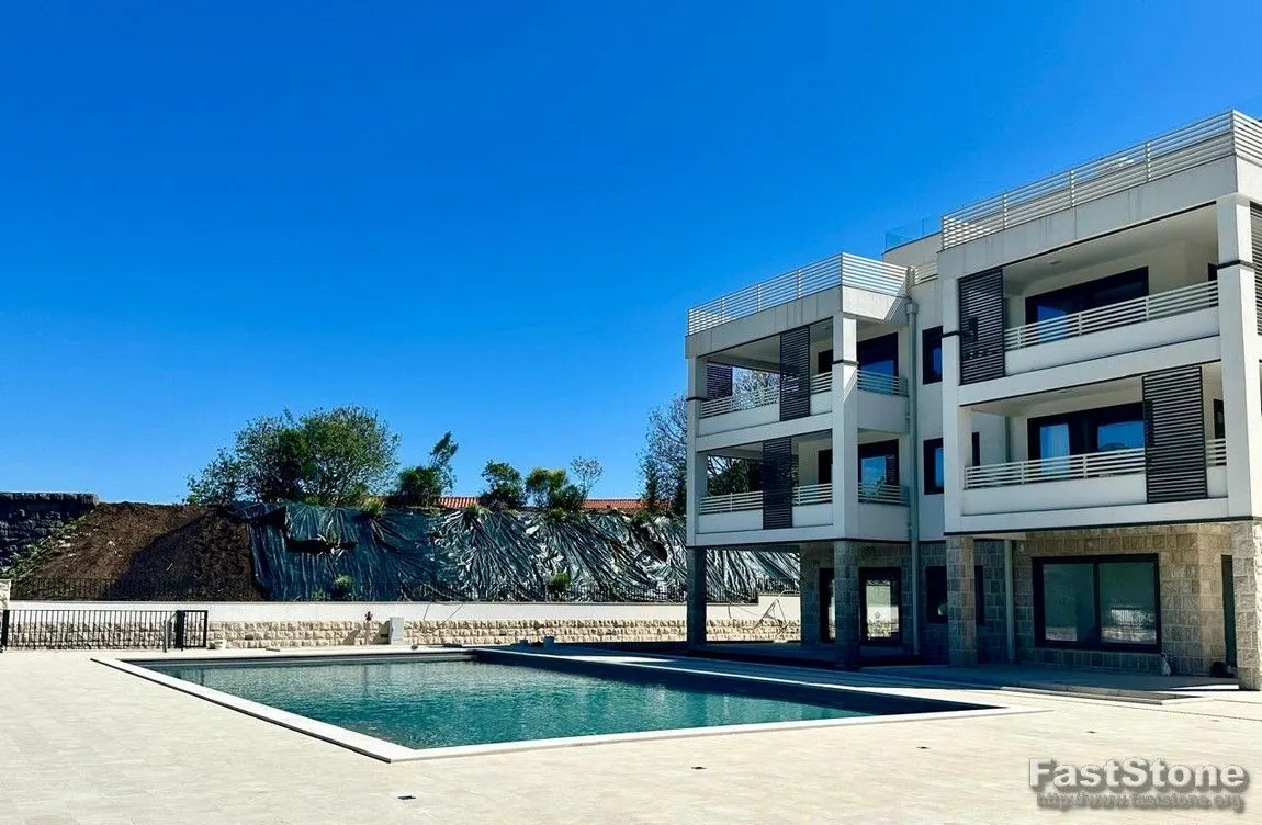 Prodaja, stan, 43m², Njivice, Herceg Novi