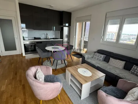 Rent, one bedroom apartment, 65m², Stari Aerodrom, Podgorica - image 1