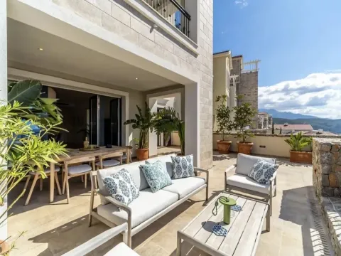 Prodaja, dvosoban stan, 105m², Luštica Bay, Tivat - image 1