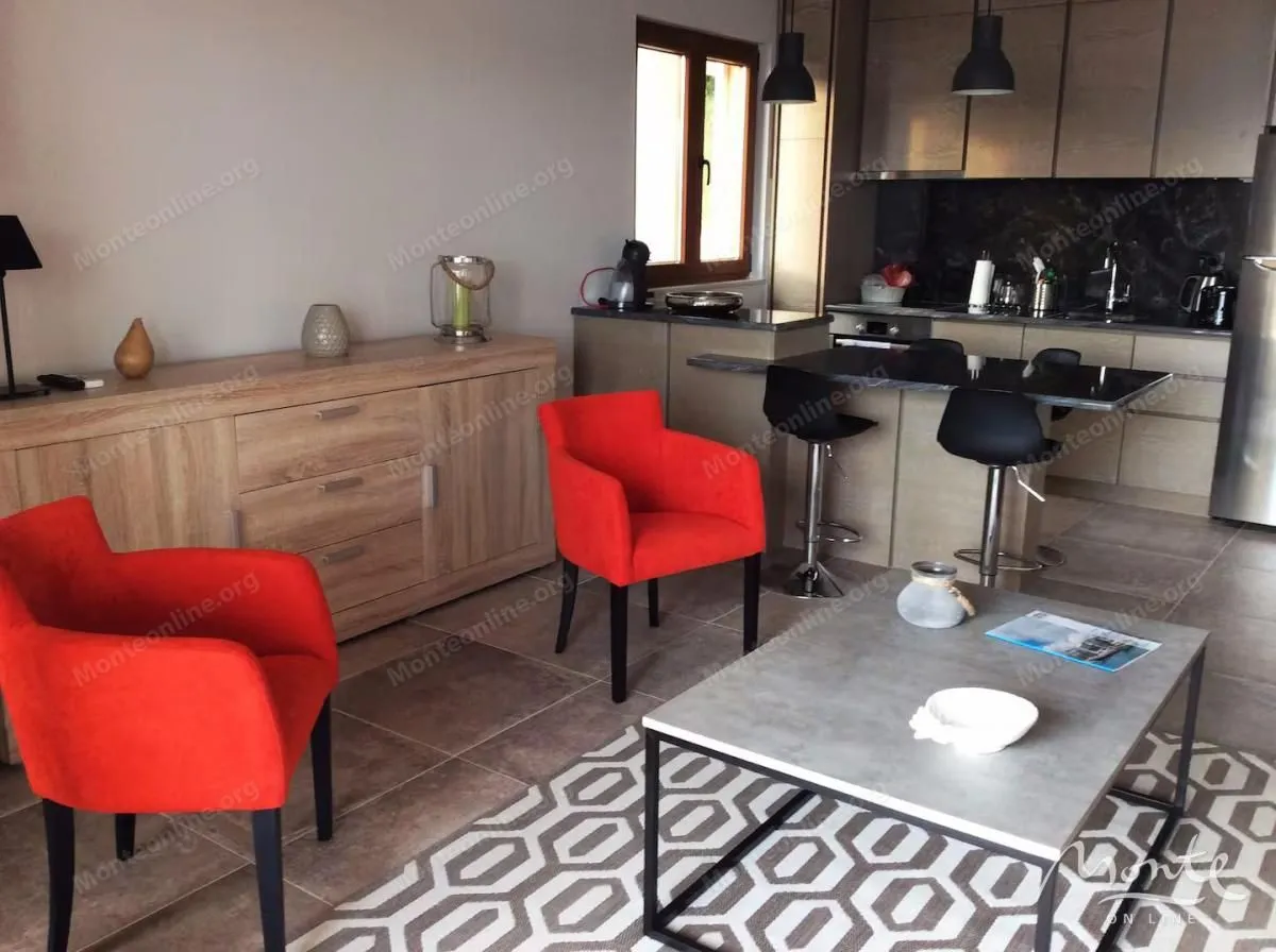 Prodaja, dvosoban stan, 110m², Donja Lastva, Tivat