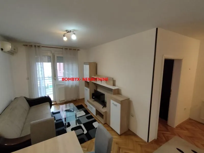 Izdavanje, jednosoban stan, 35m², Grbavica, Novi Sad Sve Podlokacije