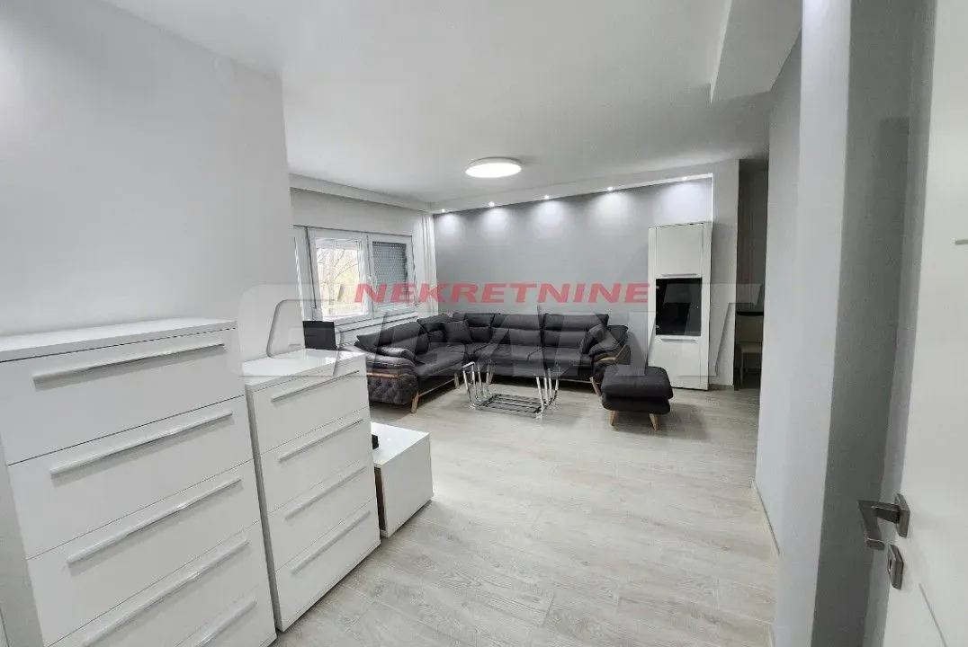 Izdavanje, trosoban stan, 79m², Čukarica, Beograd