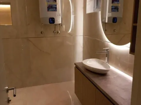 Izdavanje, četvorosoban stan, 155m², Savski Venac, Beograd - image 3