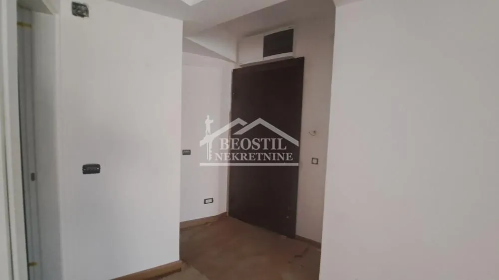 Prodaja, trosoban stan, 83m², Kalenić Pijaca, Vračar Sve Podlokacije