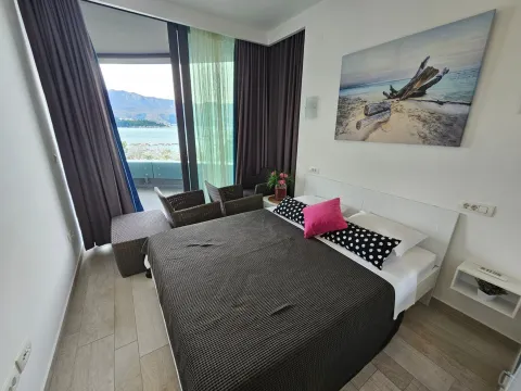 Rent, one bedroom apartment, 57m², Budva, Crna Gora - image 16