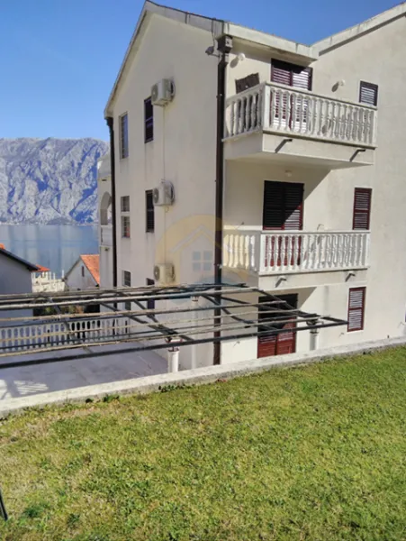 Sale, house, 800m², Stoliv, Kotor