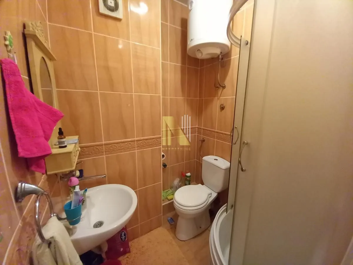 Prodaja, četvorosoban stan, 135m², Grbavica, Novi Sad Sve Podlokacije