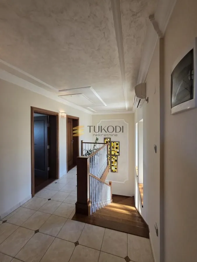 Prodaja, kuća, 400m², Sremska Kamenica, Petrovaradin