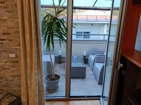 Izdavanje, trosoban stan, 68m², Čukarica, Beograd - image 13