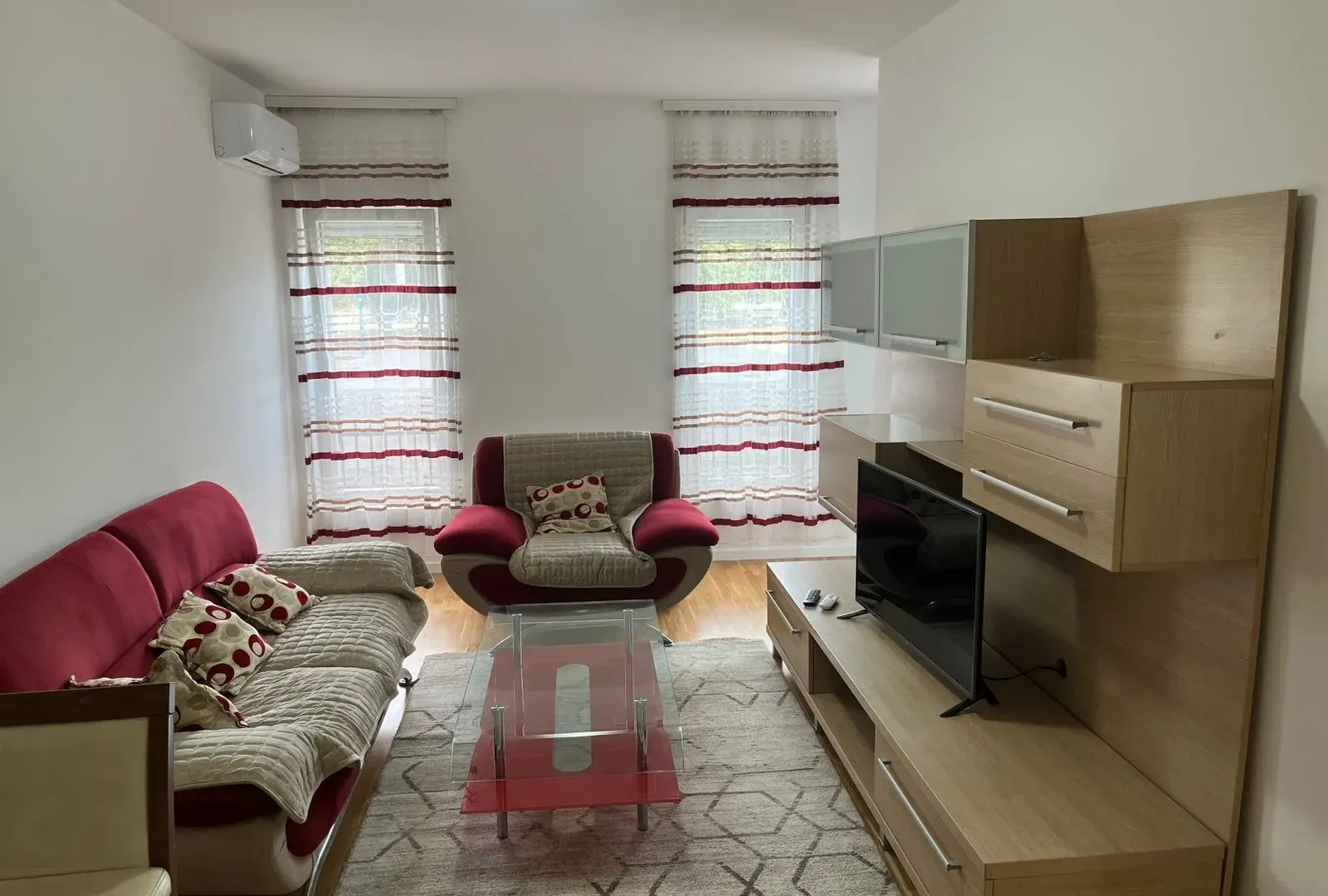 Izdavanje, jednosoban stan, 45m², Zabjelo, Podgorica