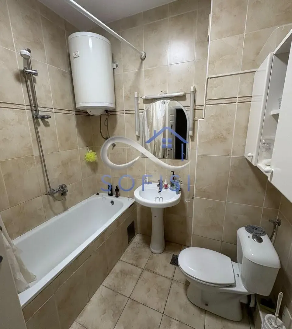 Izdavanje, trosoban stan, 94m², Centar, Novi Sad