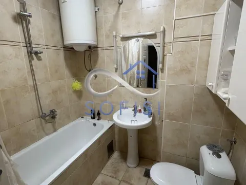 Izdavanje, trosoban stan, 94m², Centar, Novi Sad - image 8