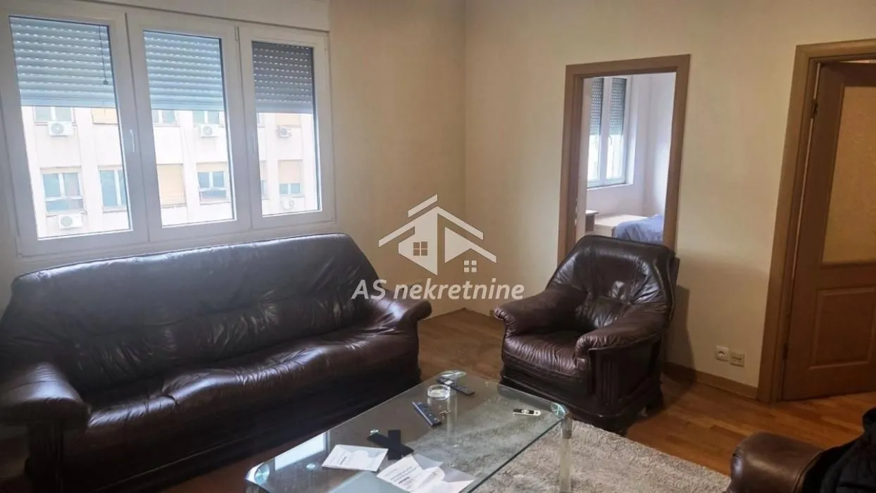 Rent, three bedroom apartment, 65m², Stari Grad, Beograd