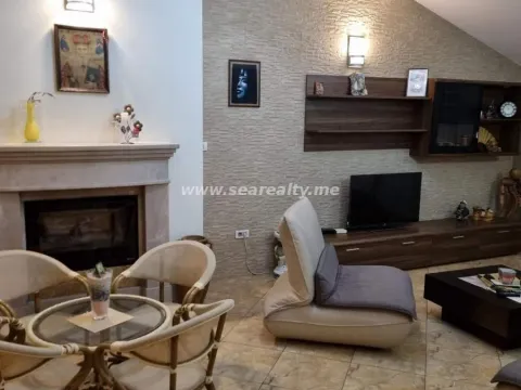 Izdavanje, stan, 103m², Centar, Tivat - image 21