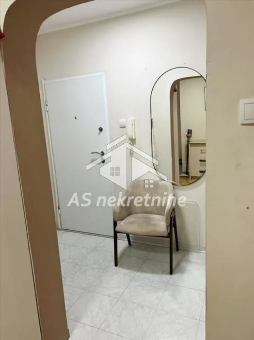 Izdavanje, četvorosoban stan, 100m², Brace Jerković, Voždovac Sve Podlokacije