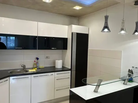 Rent, two bedroom apartment, 76m², City Kvart, Podgorica - image 4