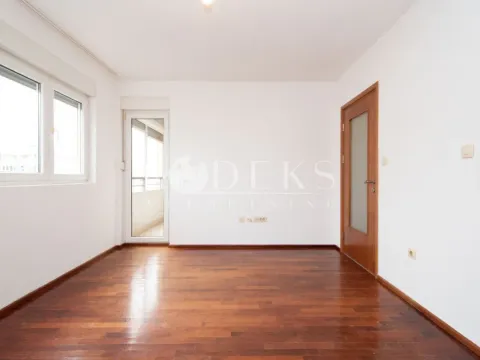 Rent, one bedroom apartment, 42m², Stari Aerodrom, Podgorica - image 1