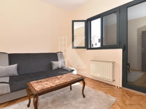 Rent, house, 200m², Stari Aerodrom, Podgorica - image 17