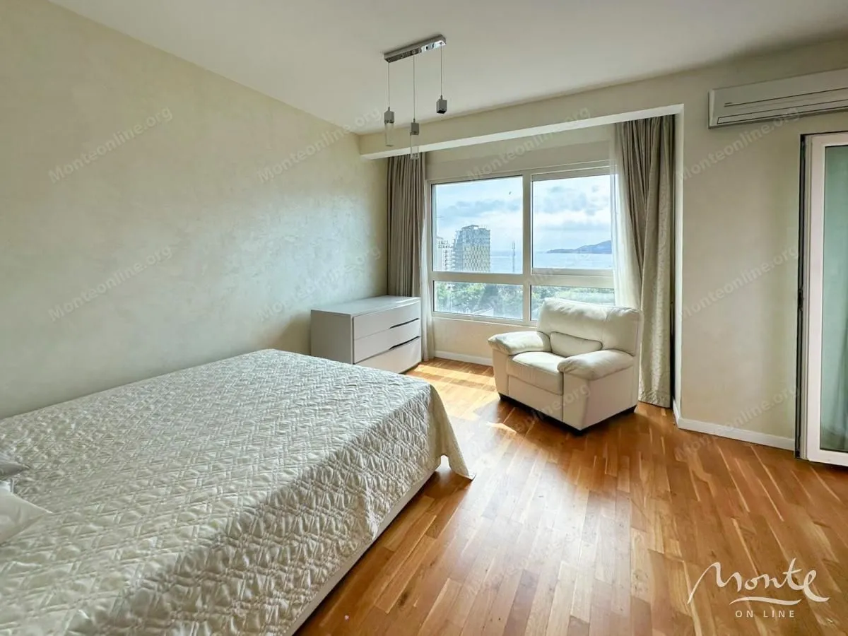 Sale, three bedroom apartment, 115m², Bečići, Budva