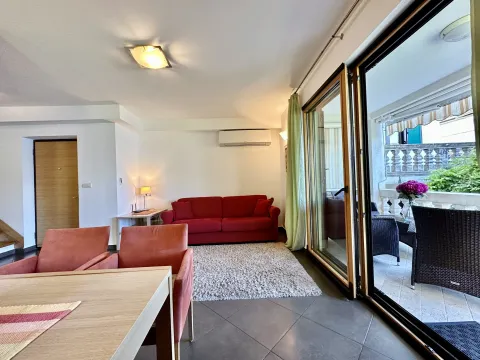 Rent, one bedroom apartment, 45m², Dobrota, Kotor - image 9