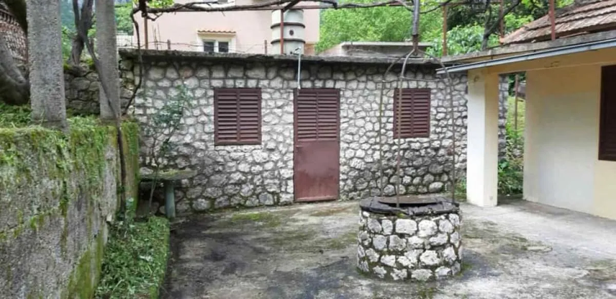 Prodaja, plac, 700m², Kotor, Crna Gora
