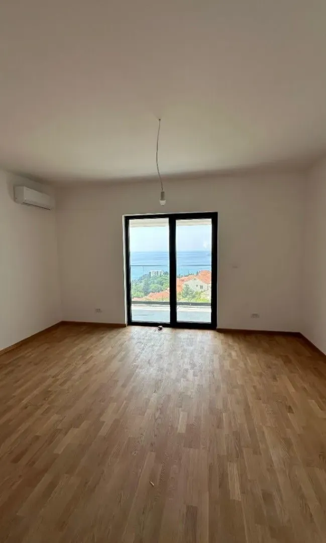 Prodaja, dvosoban stan, 42m², Bečići, Budva