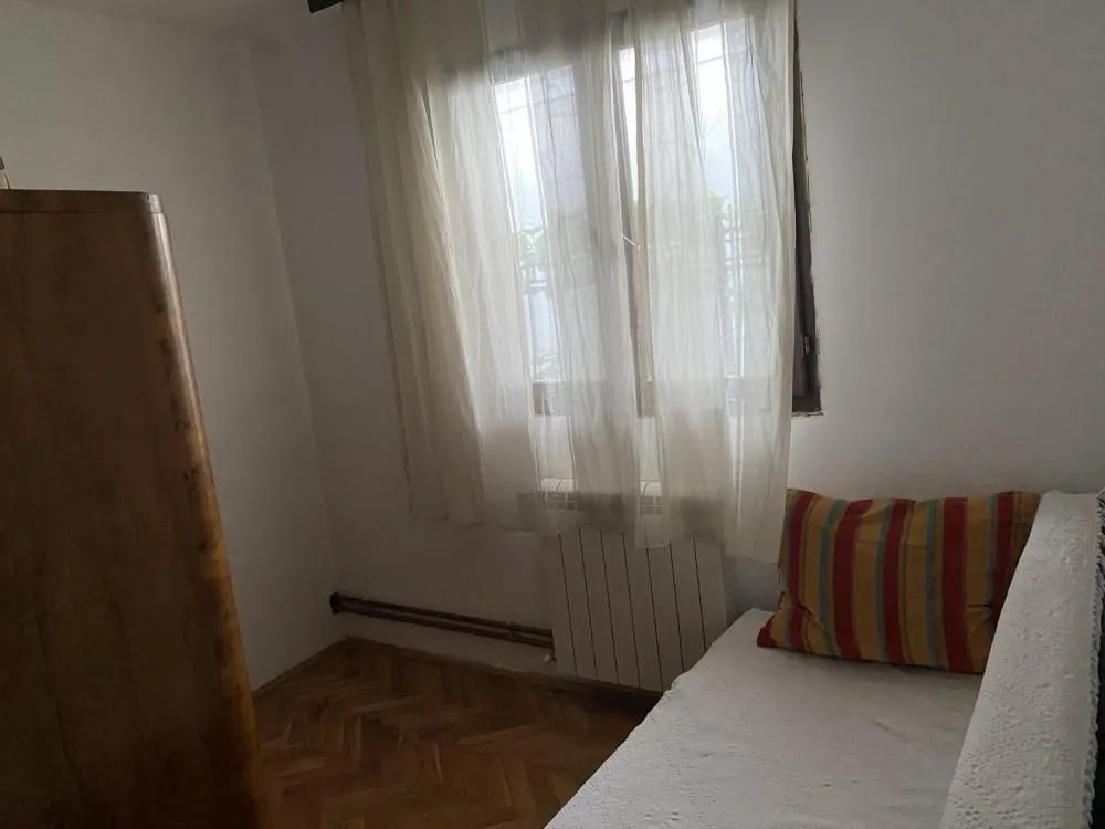 Izdavanje, kuća, 83m², Čukarica, Beograd