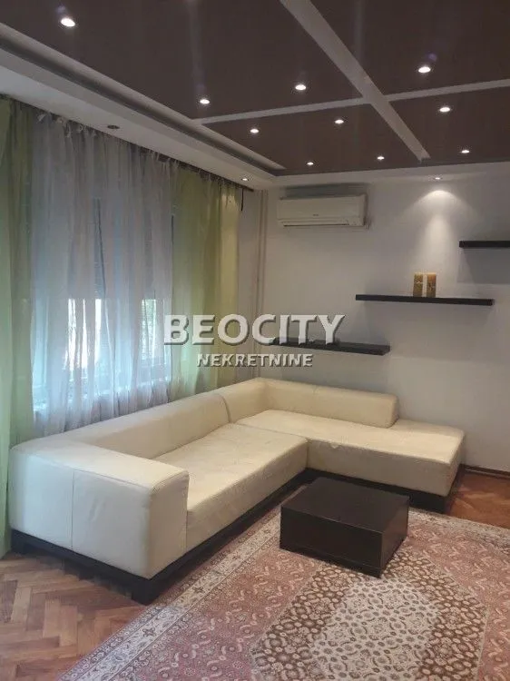 Prodaja, stan, 46m², Centar, Novi Sad