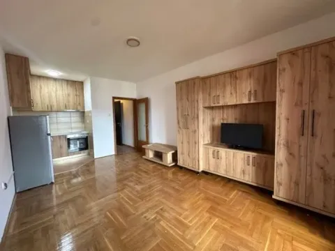 Prodaja, garsonjera, 33m², Tuški Put, Podgorica - image 7