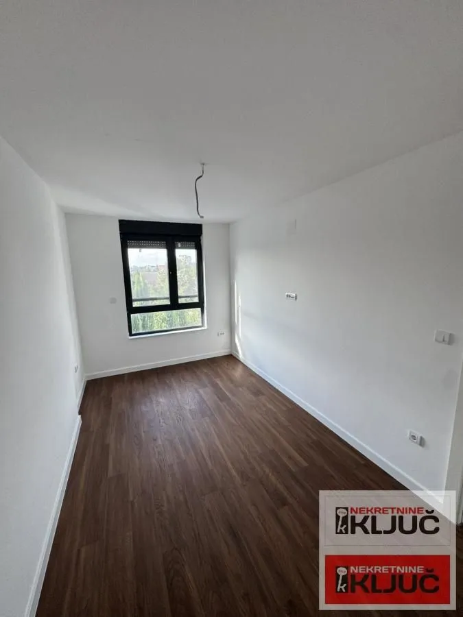 Prodaja, četvorosoban stan, 136m², Bulevar Evrope, Novi Sad Sve Podlokacije