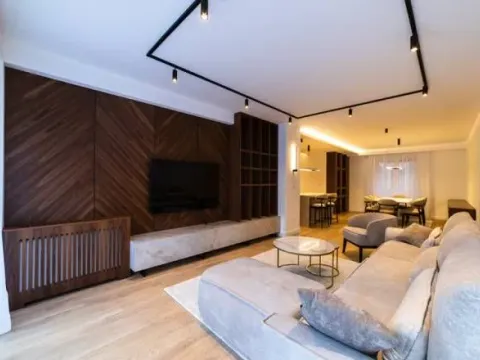 Izdavanje, četvorosoban stan, 140m², Crveni Krst, Beograd - image 5