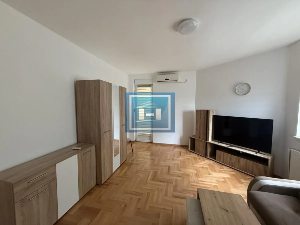 Izdavanje, jednosoban stan, 33m², Vašarište, Jagodina