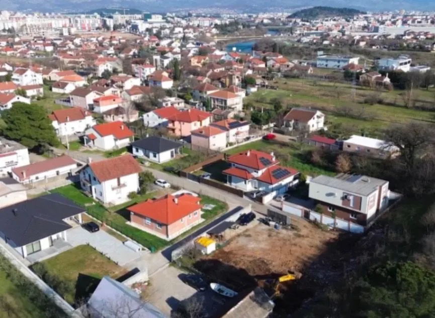 Prodaja, plac, 830m², Gornja Gorica, Podgorica