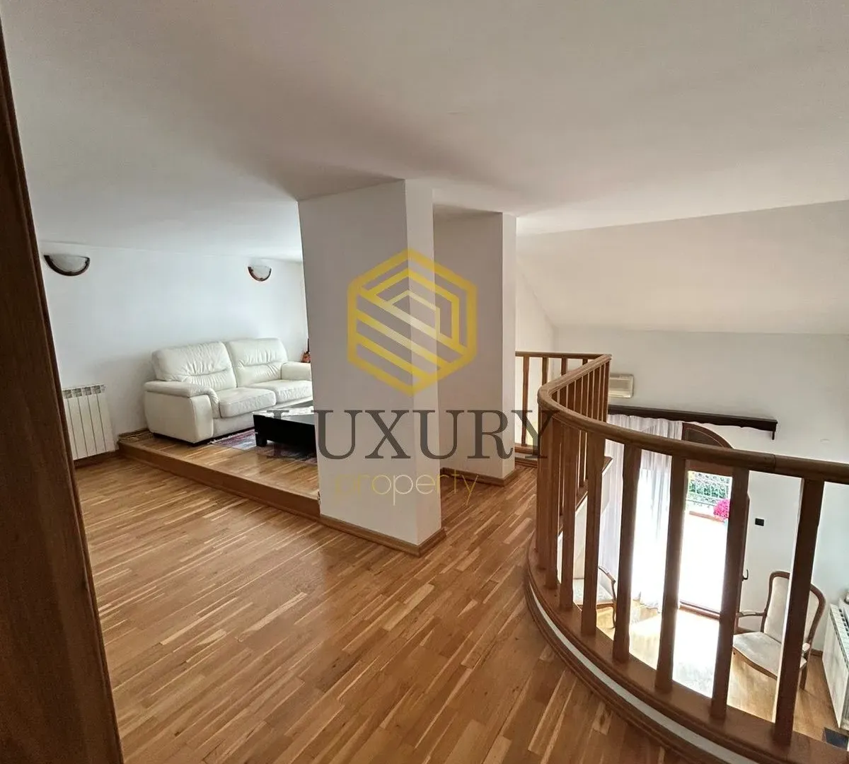 Rent, house, 280m², Centar, Podgorica