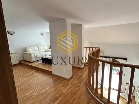 Izdavanje, kuća, 280m², Centar, Podgorica - image 8