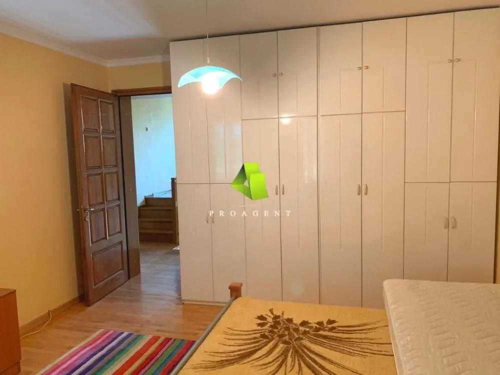 Izdavanje, kuća, 240m², Pantelej, Niš