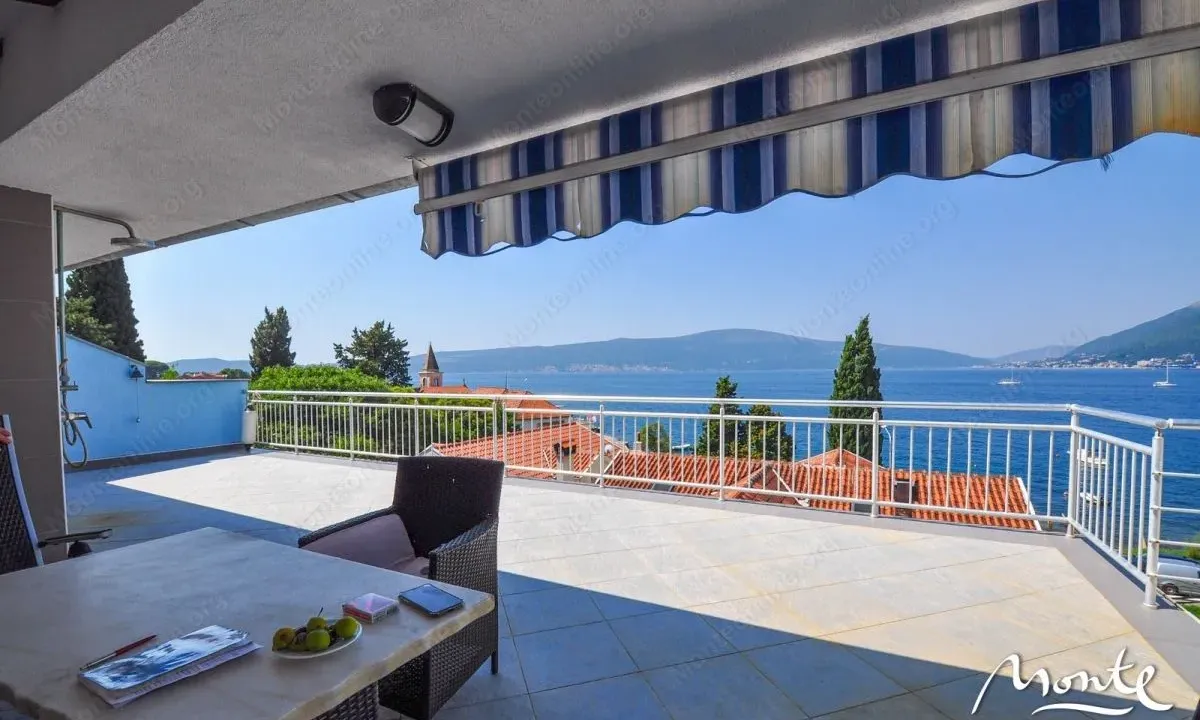 Prodaja, kuća, 220m², Tivat, Crna Gora